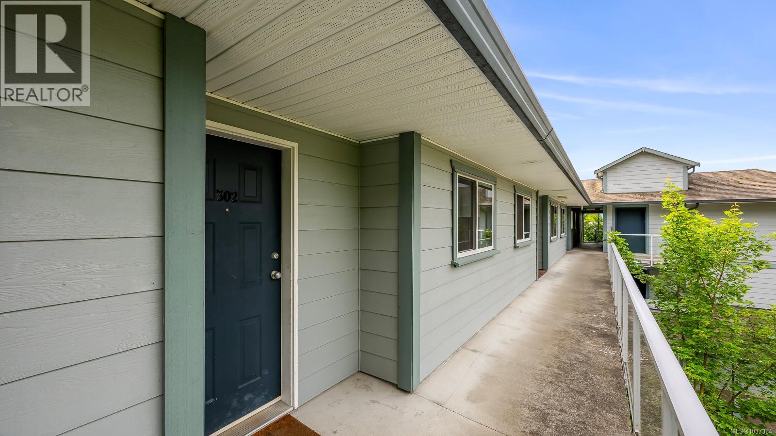 302 840 Shamrock Pl, Comox