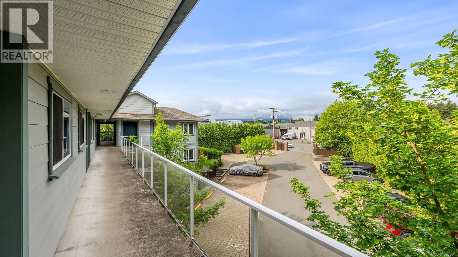 302 840 Shamrock Pl, Comox