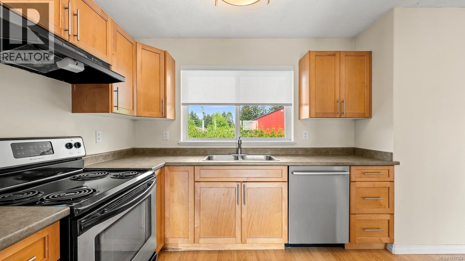 302 840 Shamrock Pl, Comox