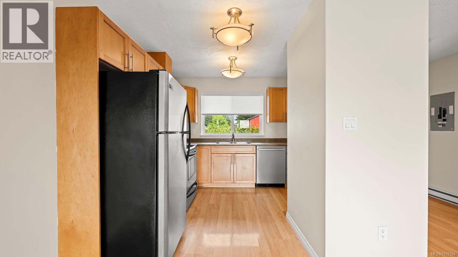 302 840 Shamrock Pl, Comox