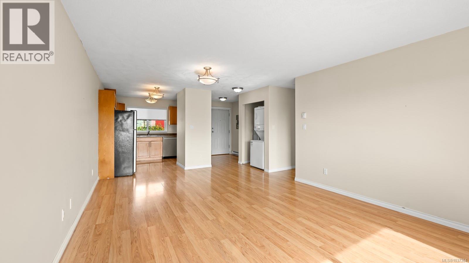 302 840 Shamrock Pl, Comox