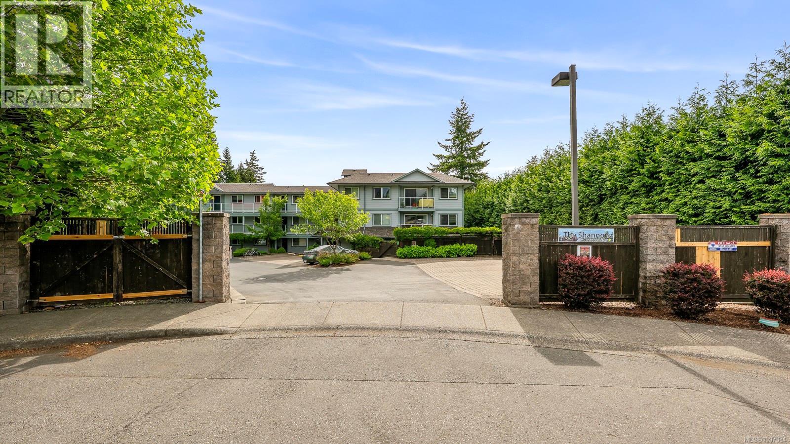 302 840 Shamrock Pl, Comox