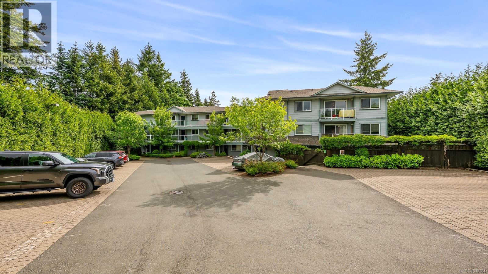 302 840 Shamrock Pl, Comox