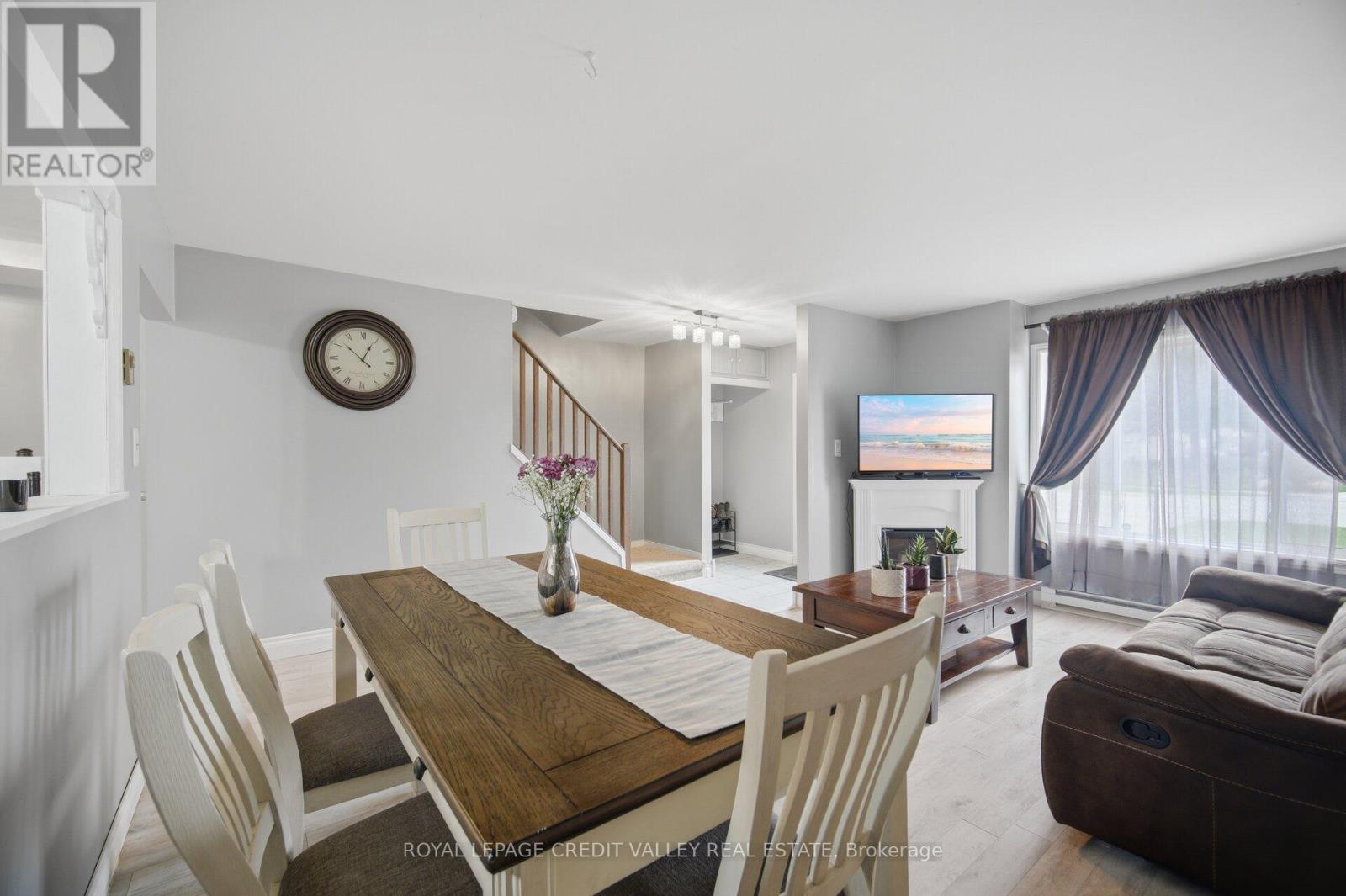 #4 2 PARKVIEW DRIVE - 10