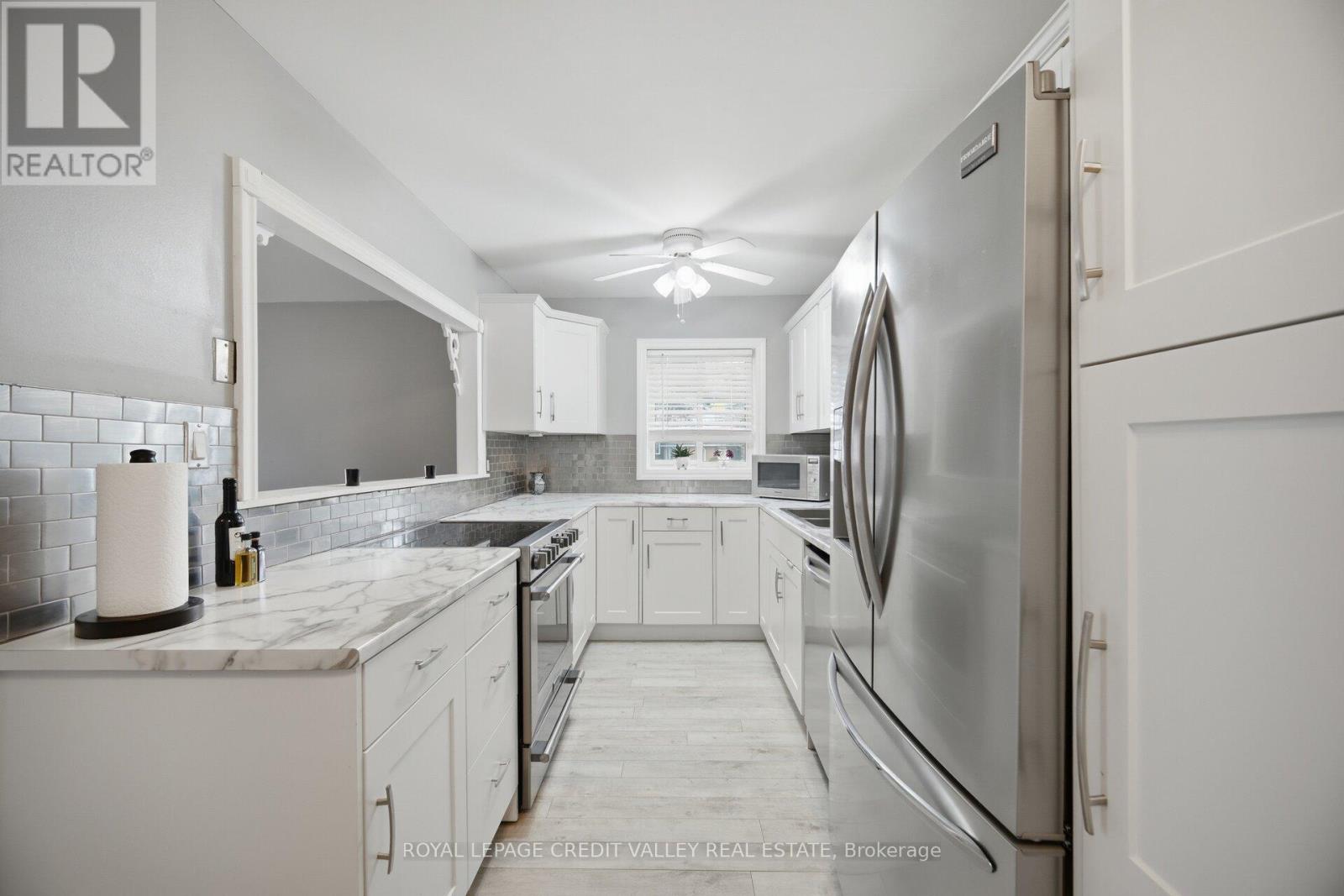 #4 2 PARKVIEW DRIVE - 12
