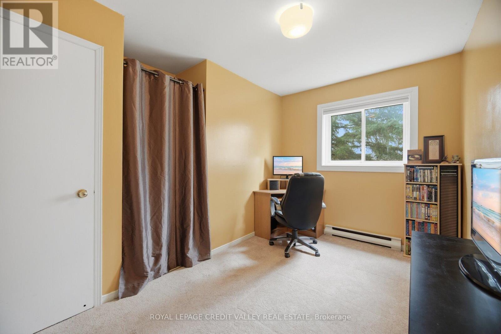 #4 2 PARKVIEW DRIVE - 19