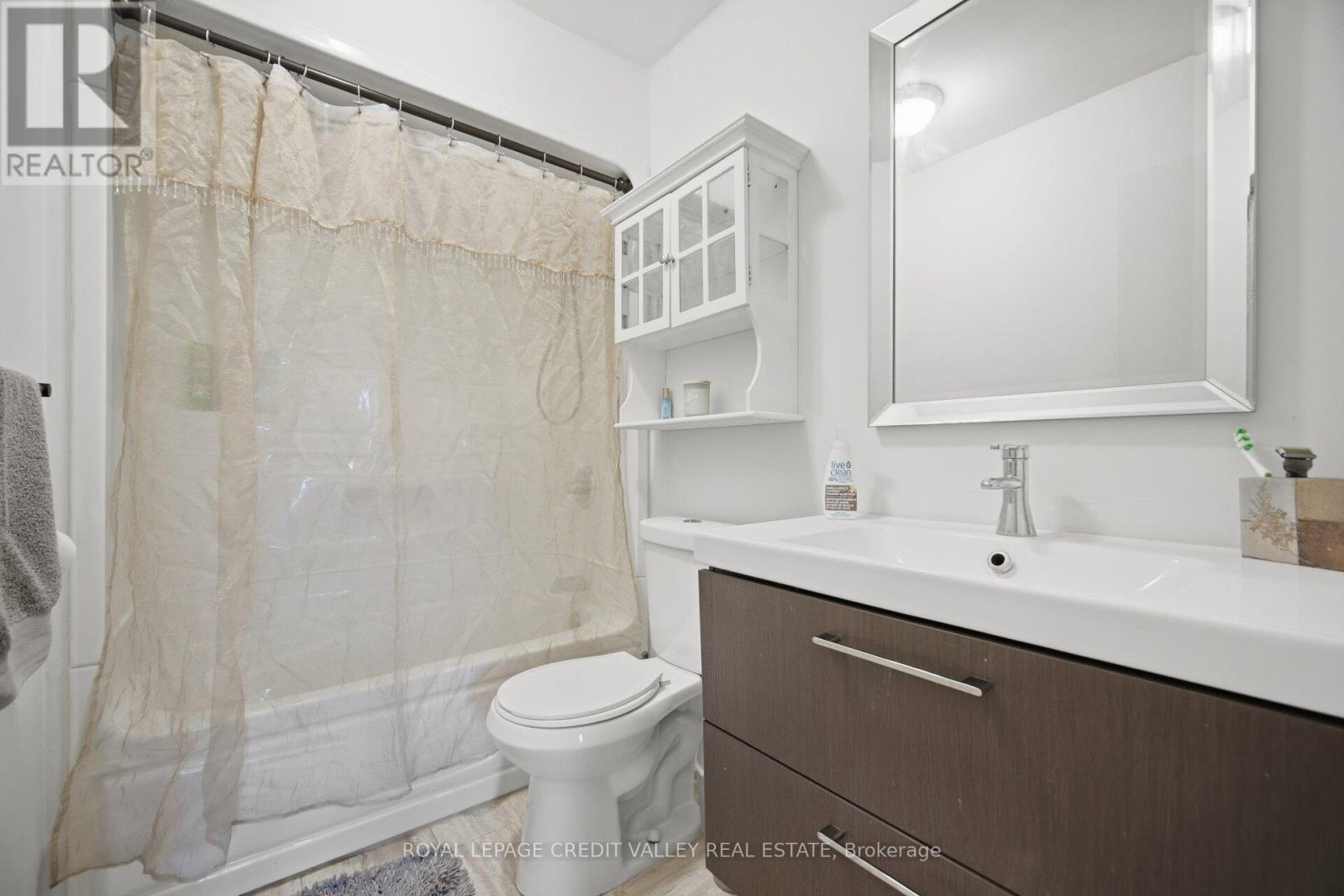#4 2 PARKVIEW DRIVE - 21
