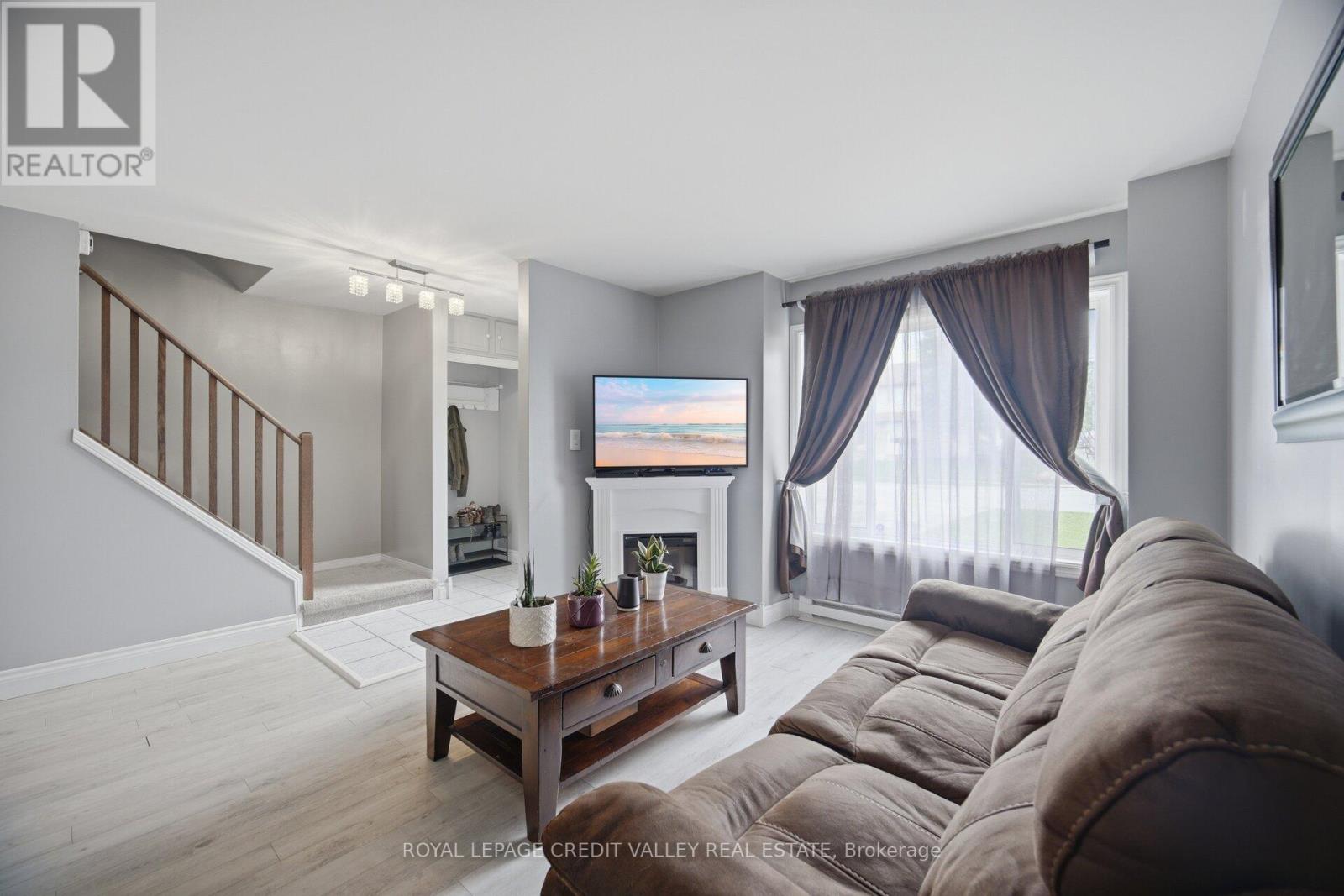 #4 2 PARKVIEW DRIVE - 6