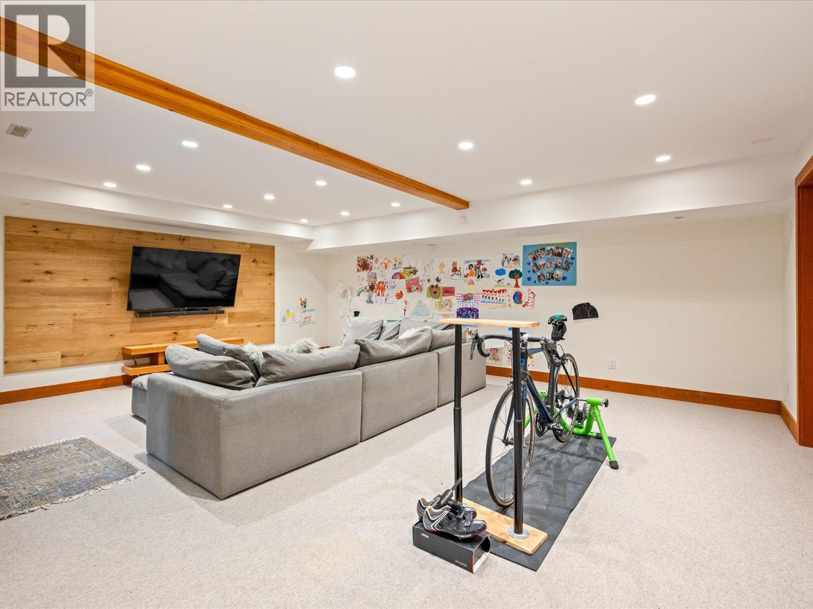 8745 IDYLWOOD PLACE, Whistler