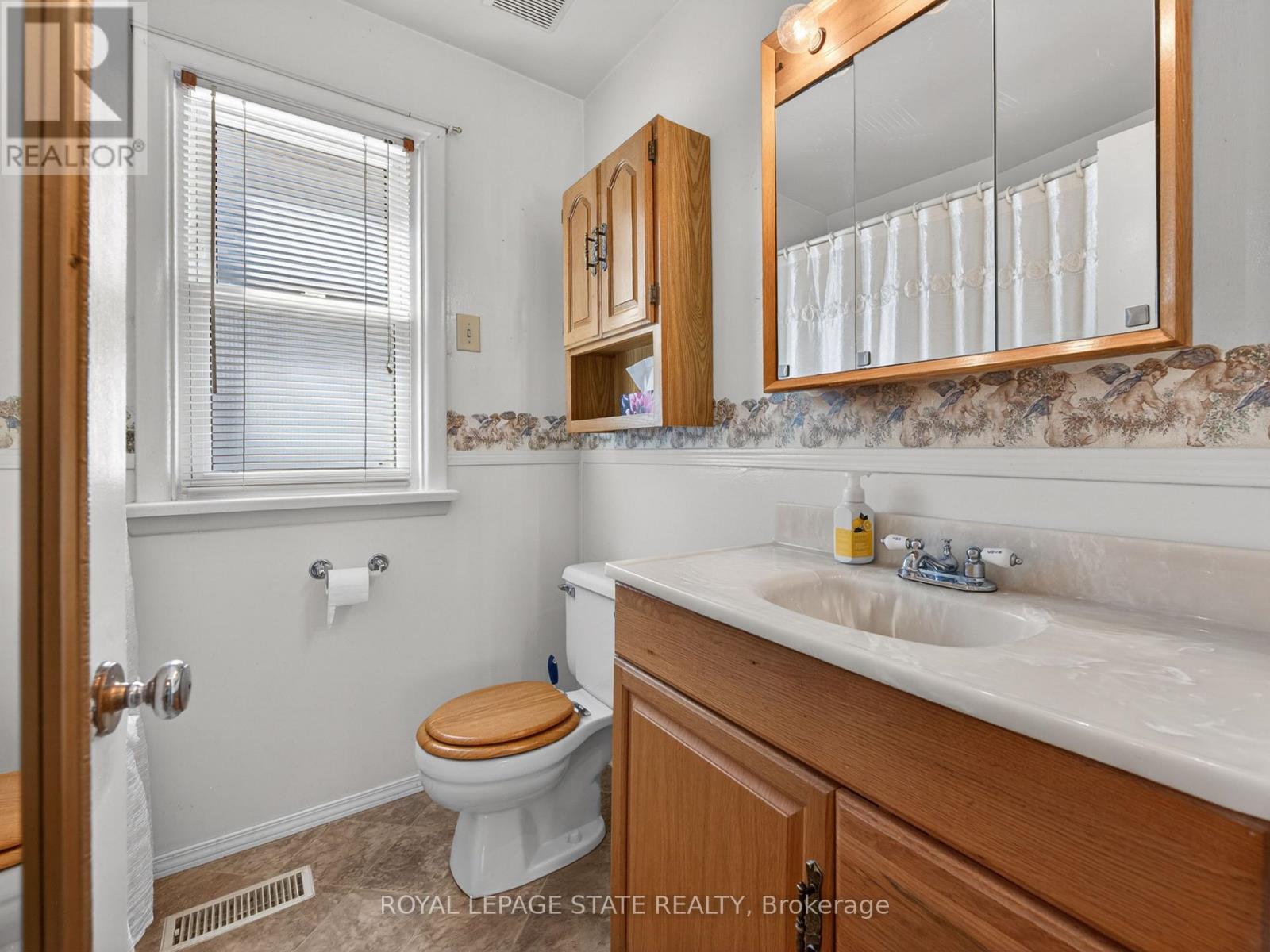 16 BRODICK STREET - 18
