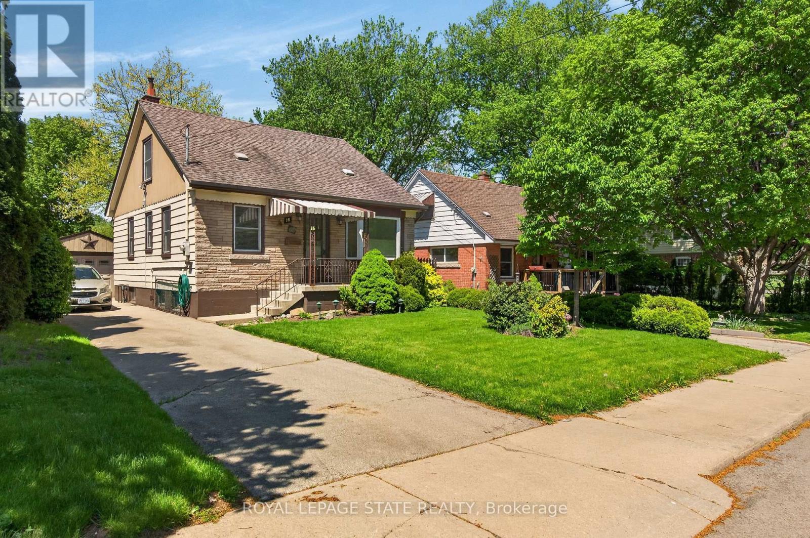 16 BRODICK STREET - 2