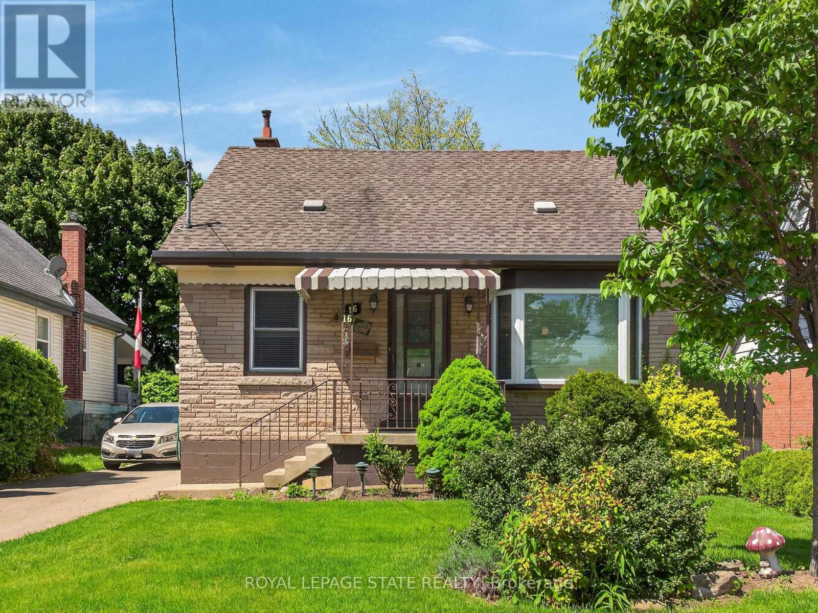16 BRODICK STREET - 3