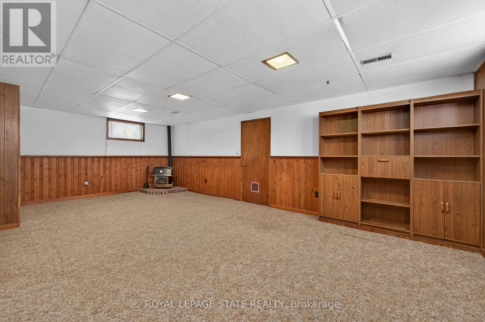 16 BRODICK STREET - 32