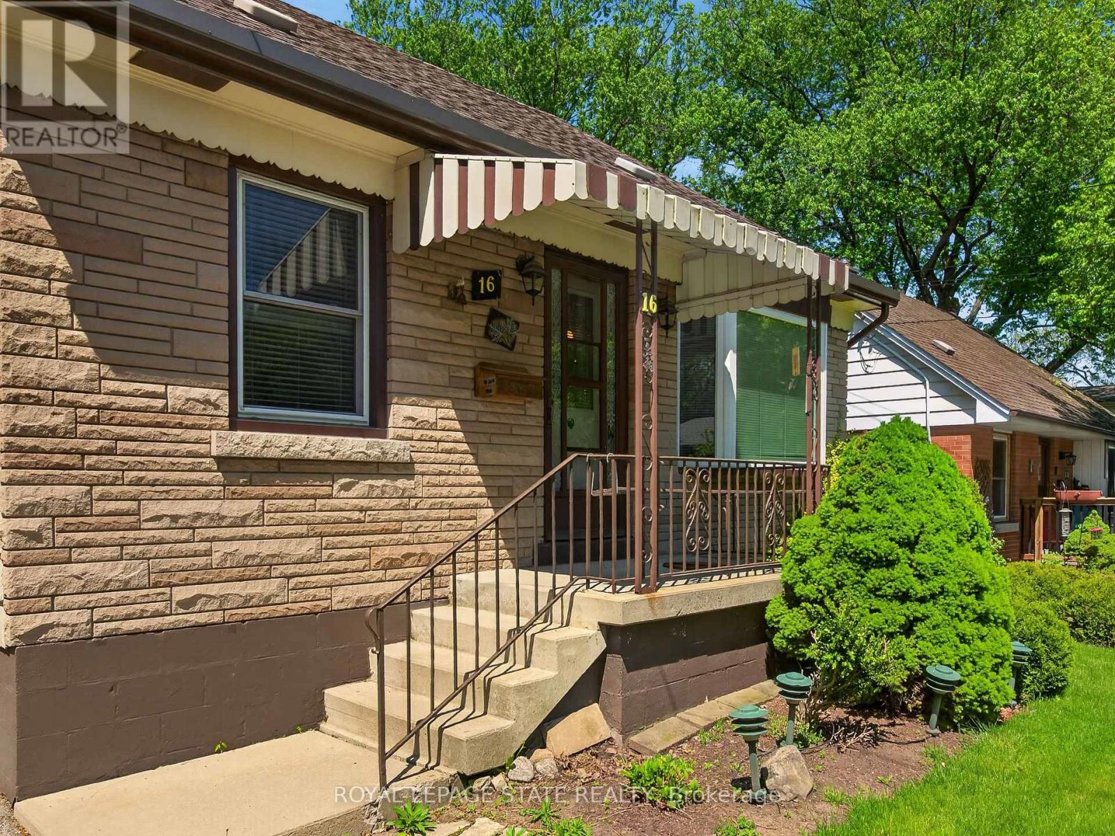 16 BRODICK STREET - 4