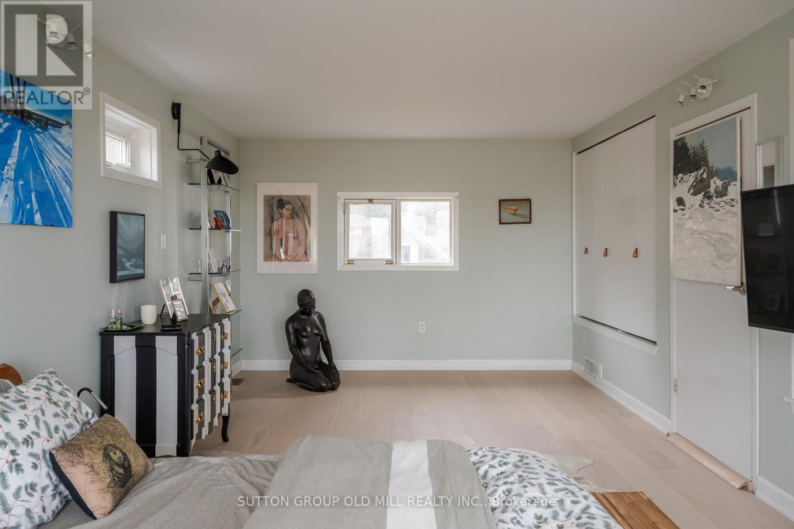 25 LAKESHORE ROAD W - 33