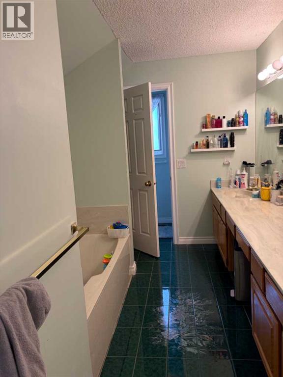 1065 East Chestermere Drive - 20