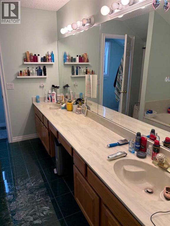1065 East Chestermere Drive - 21