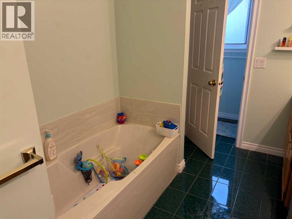 1065 East Chestermere Drive - 22