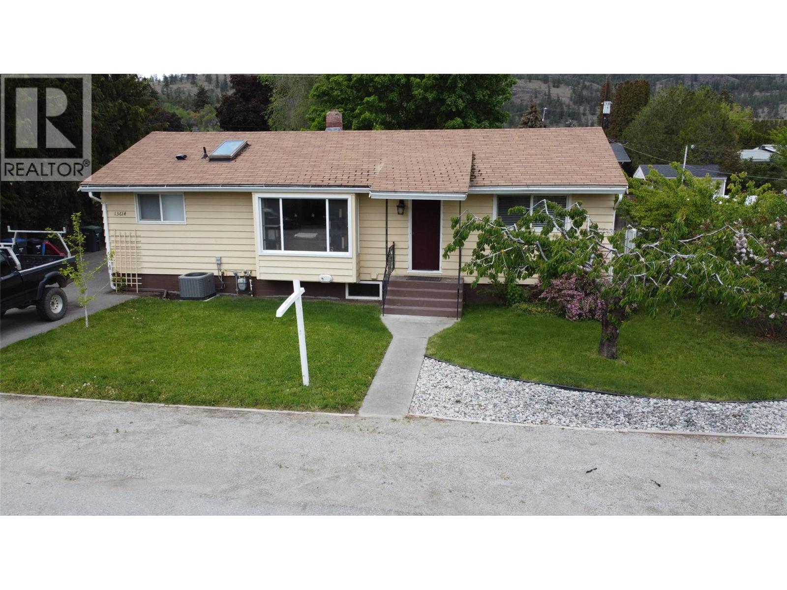 13614 SPENCER Avenue, Summerland