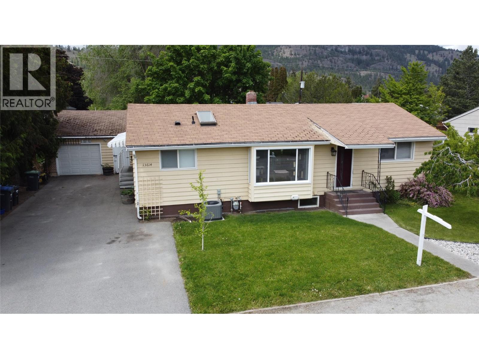 13614 SPENCER Avenue, Summerland