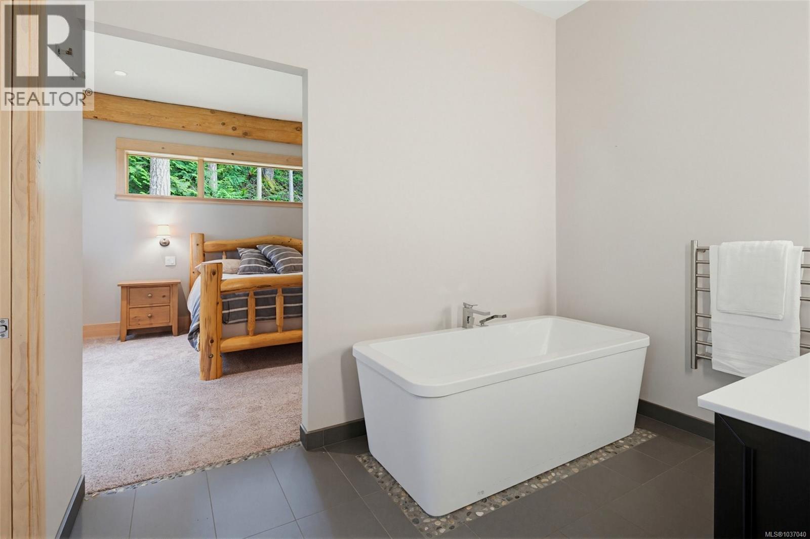 1291 Benvenuto Ave, Central Saanich