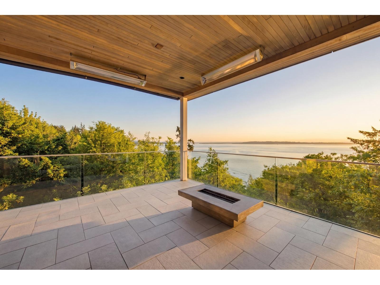 14220 MARINE DRIVE, White Rock