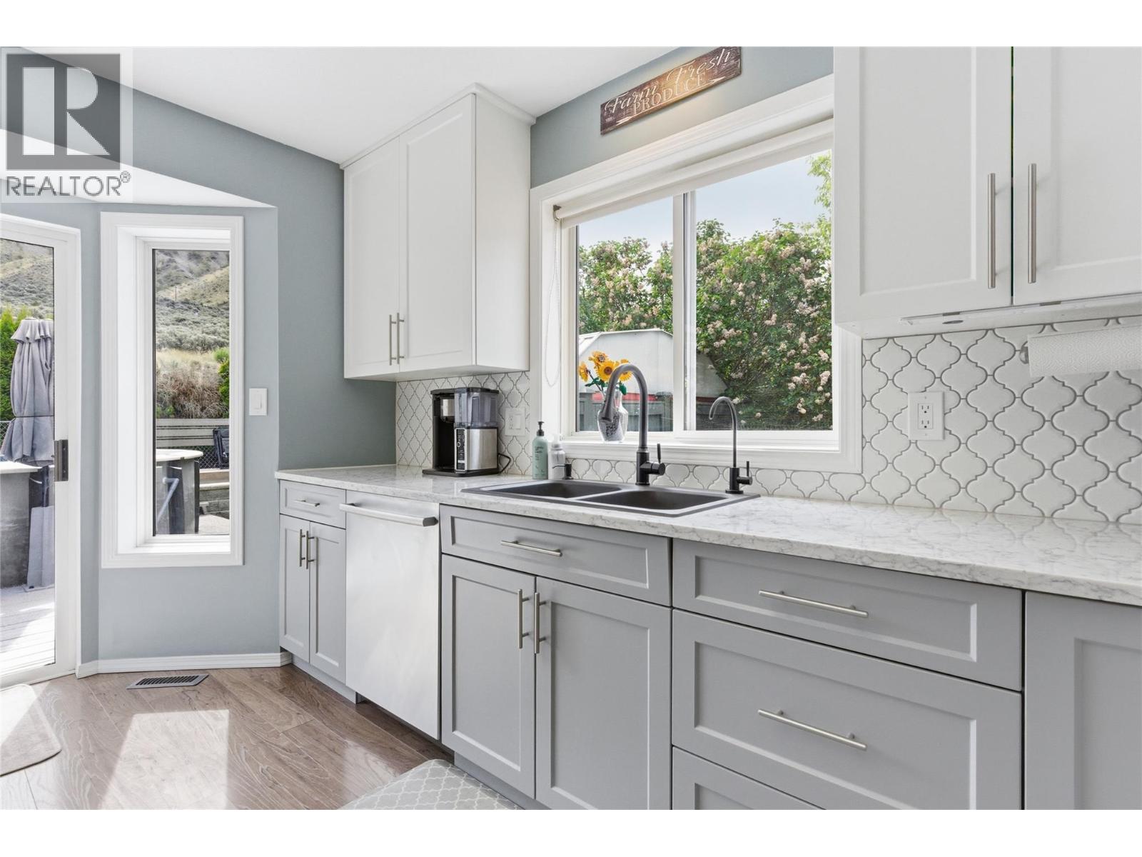 1229 VISTA HEIGHTS Drive - 7