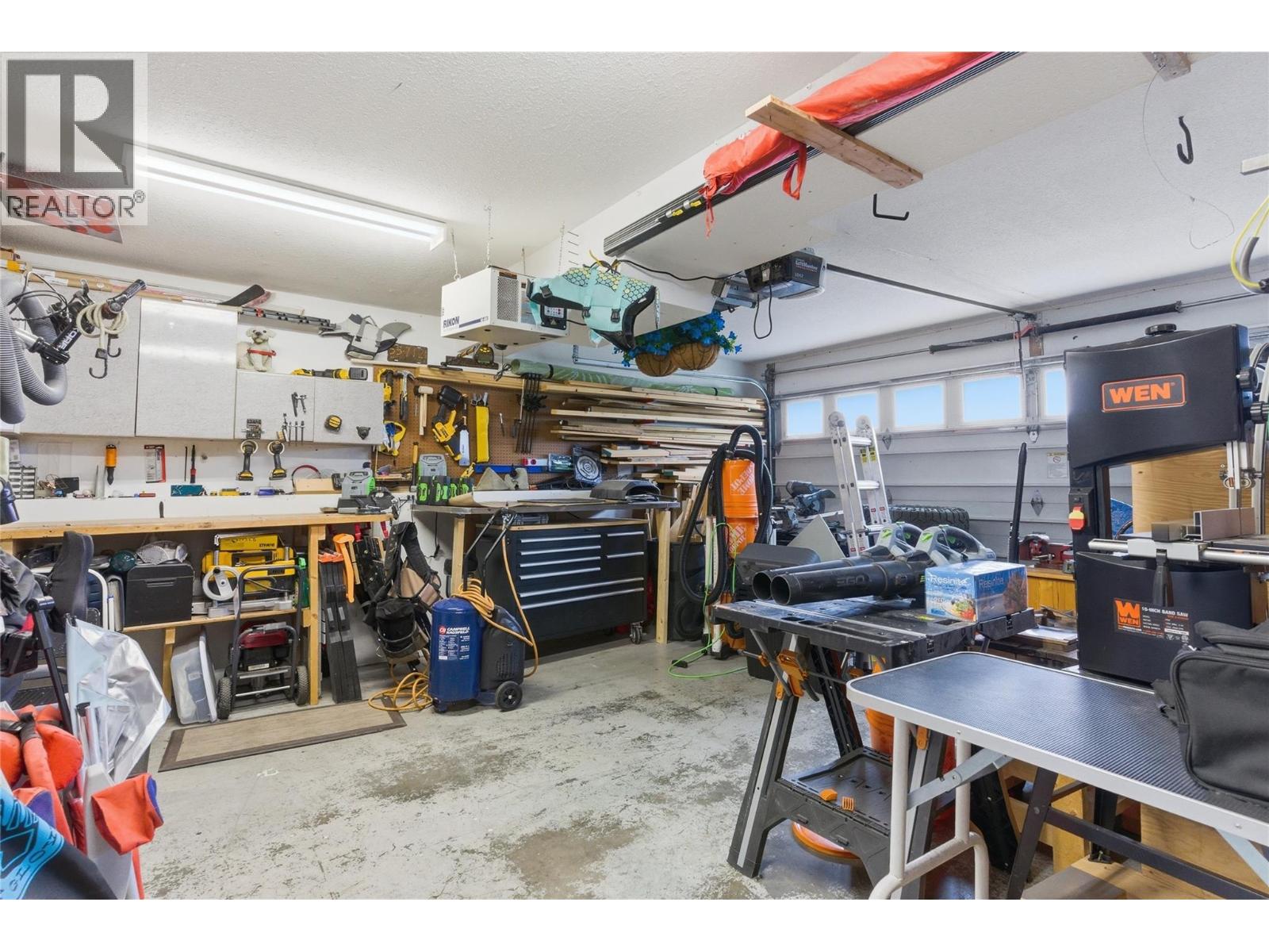 1229 VISTA HEIGHTS Drive - 33