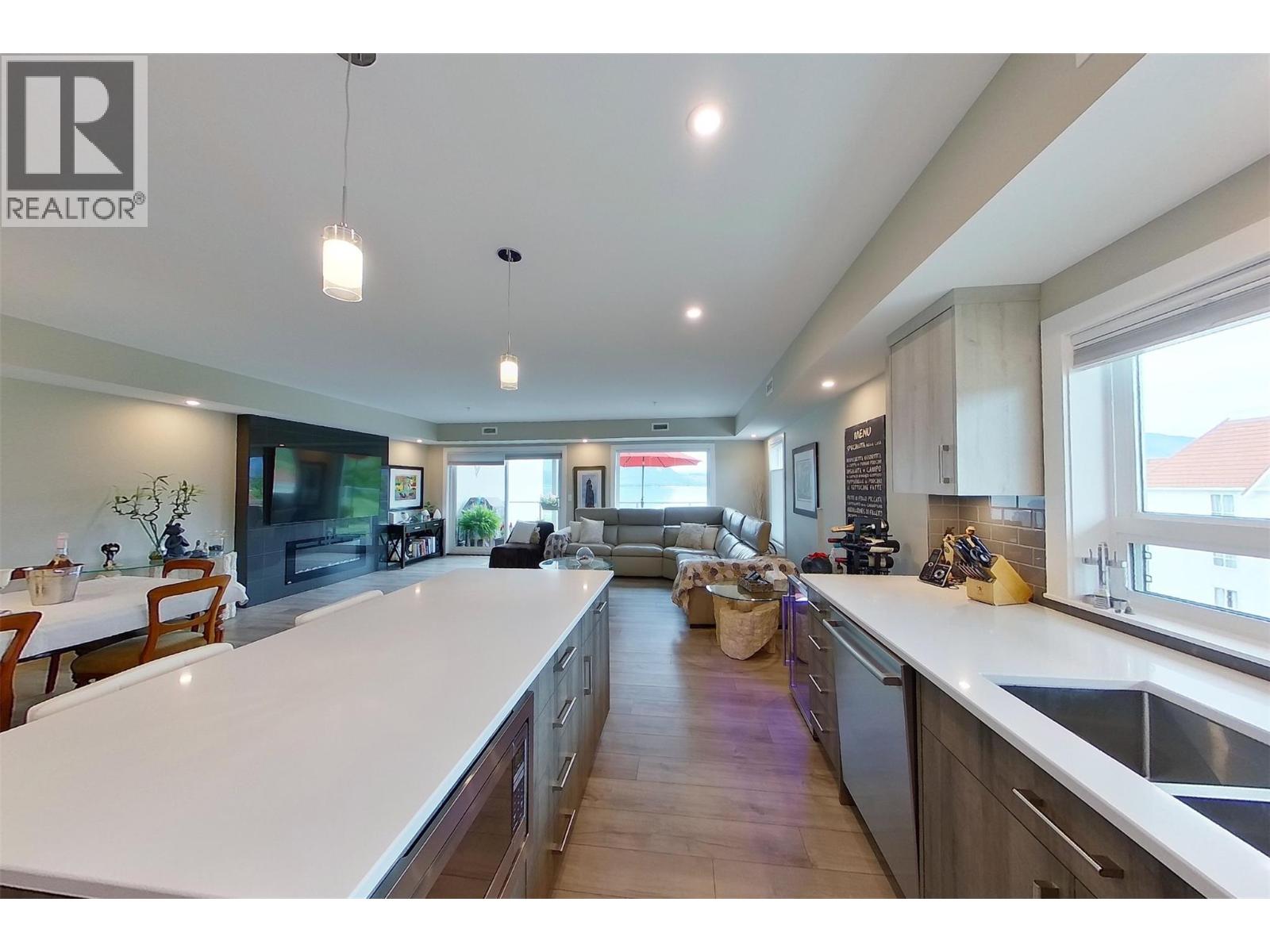 #503 131 Harbourfront Drive NE - 10