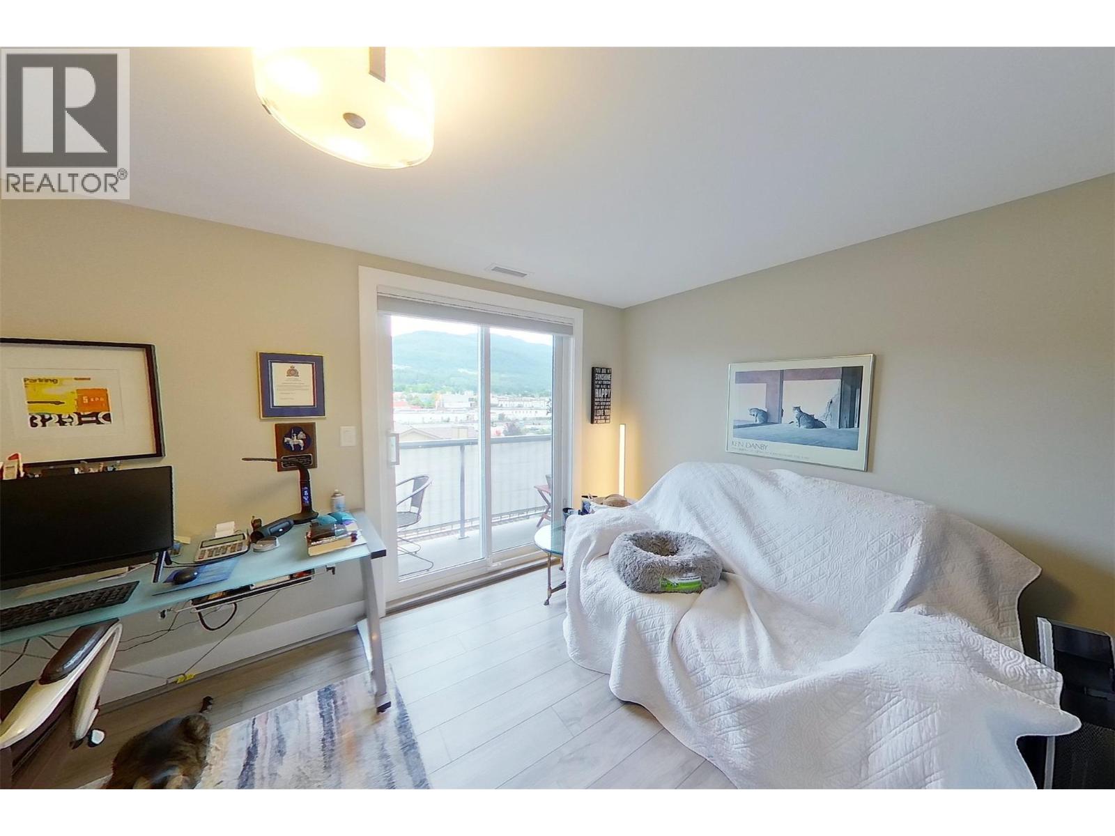 #503 131 Harbourfront Drive NE - 31
