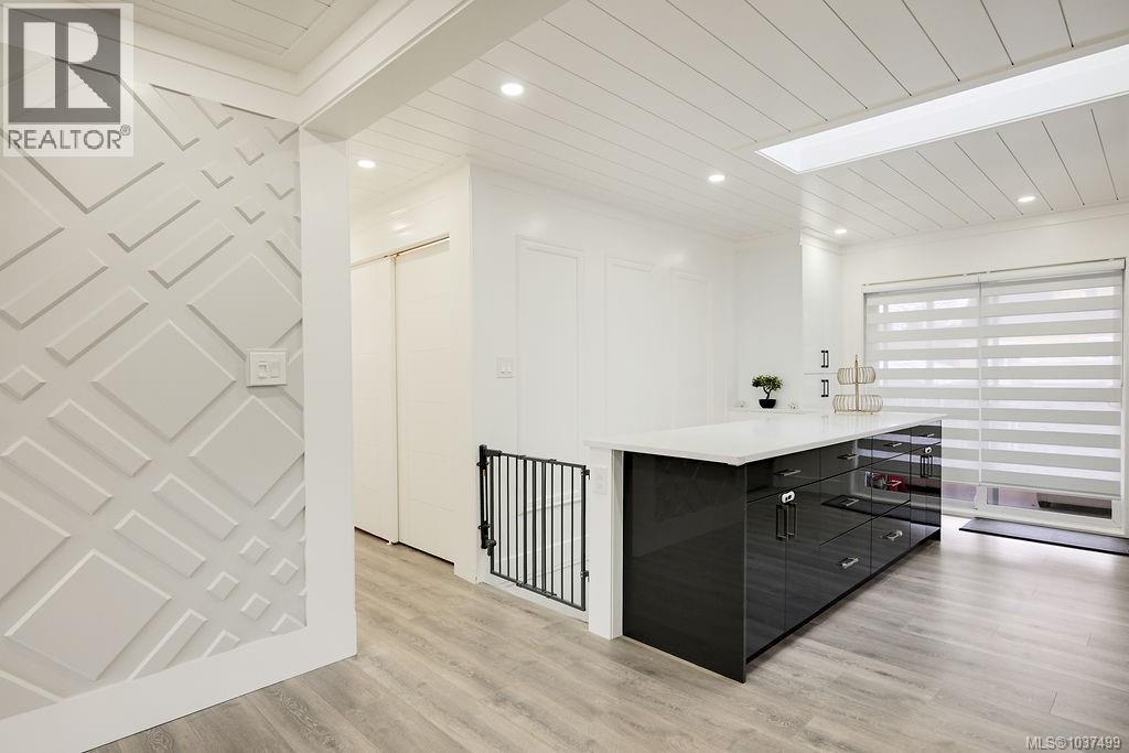 2710 Victor St - 20