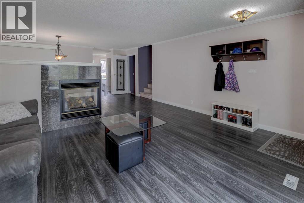 36 Hawksley Crescent NW - 6