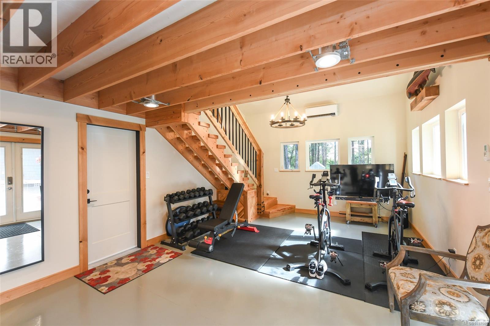 325 Bates Dr - 52