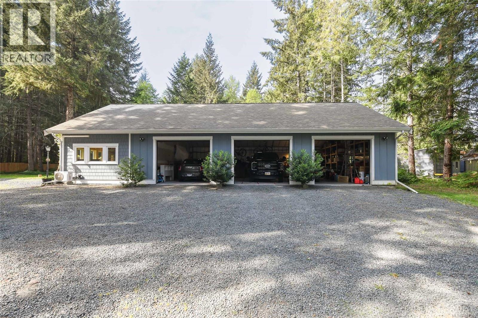 325 Bates Dr, Fanny Bay