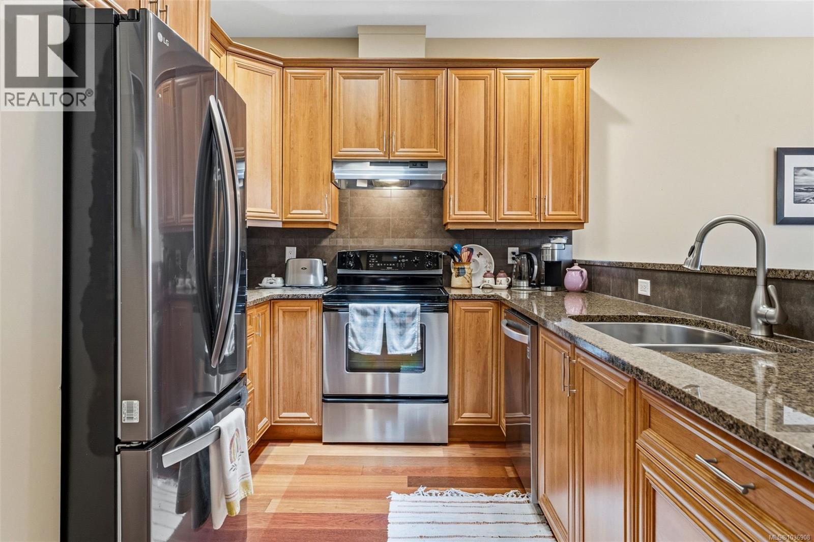 #2 9625 Fifth St - 6