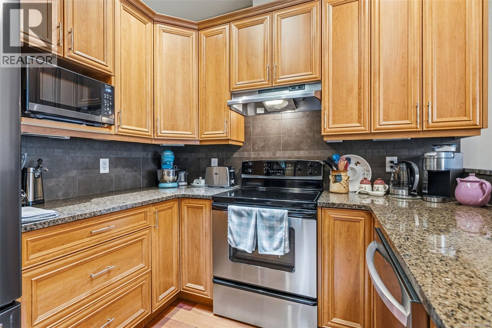 #2 9625 Fifth St - 8