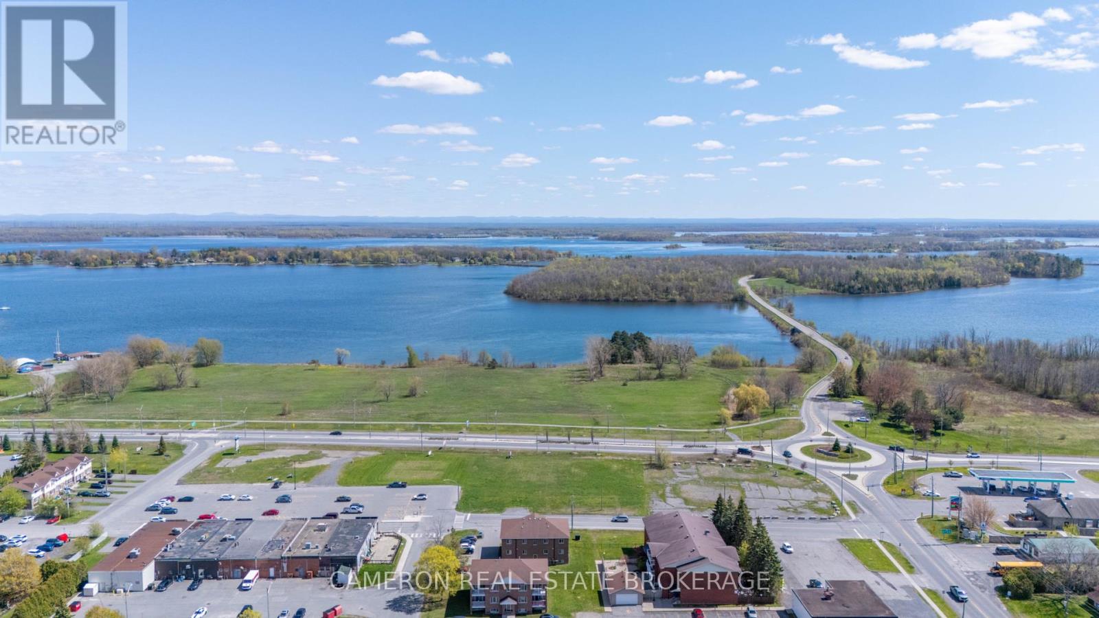 27 LONG SAULT DRIVE - 14