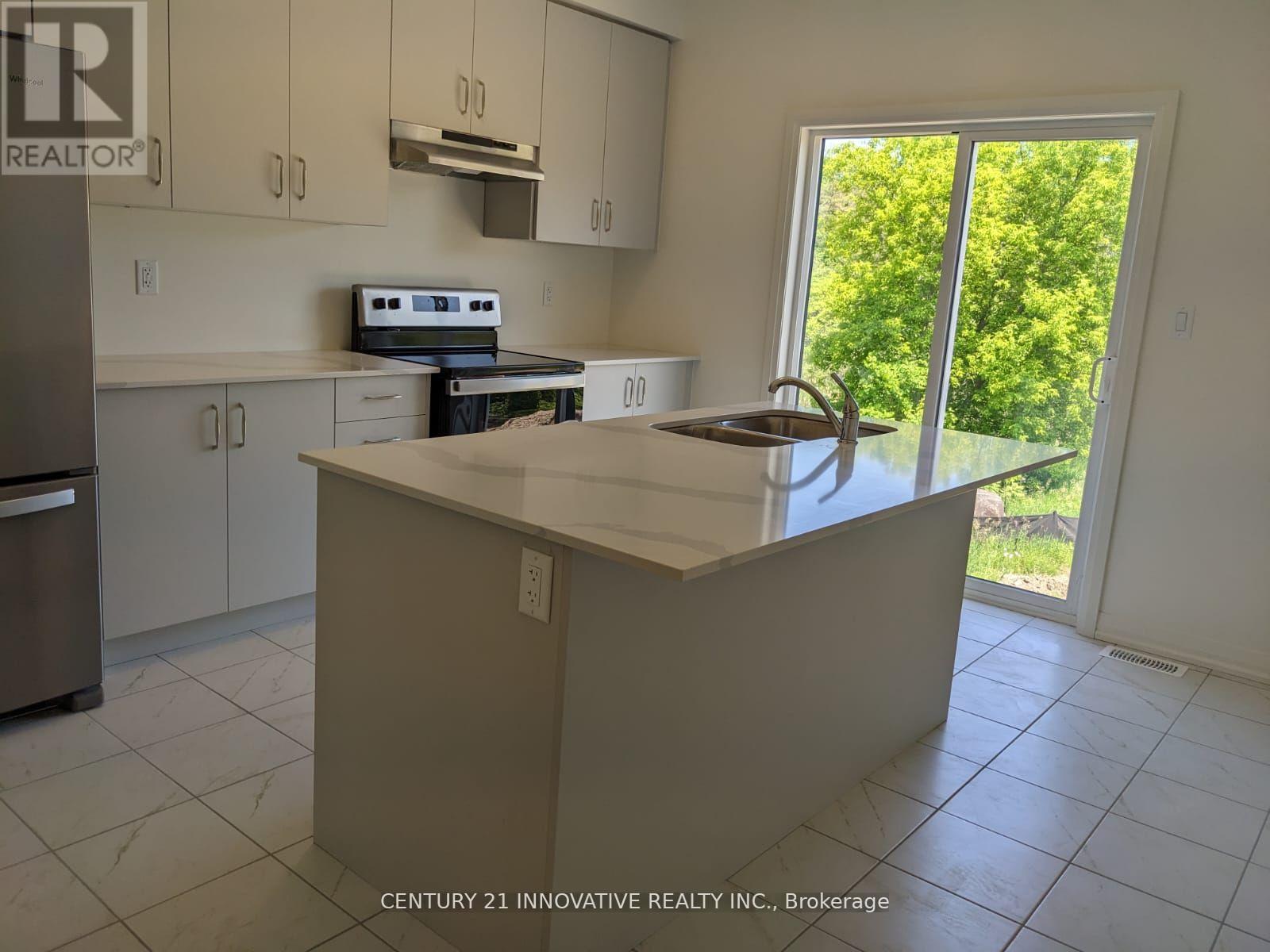 38 LAHEY CRESCENT - 1