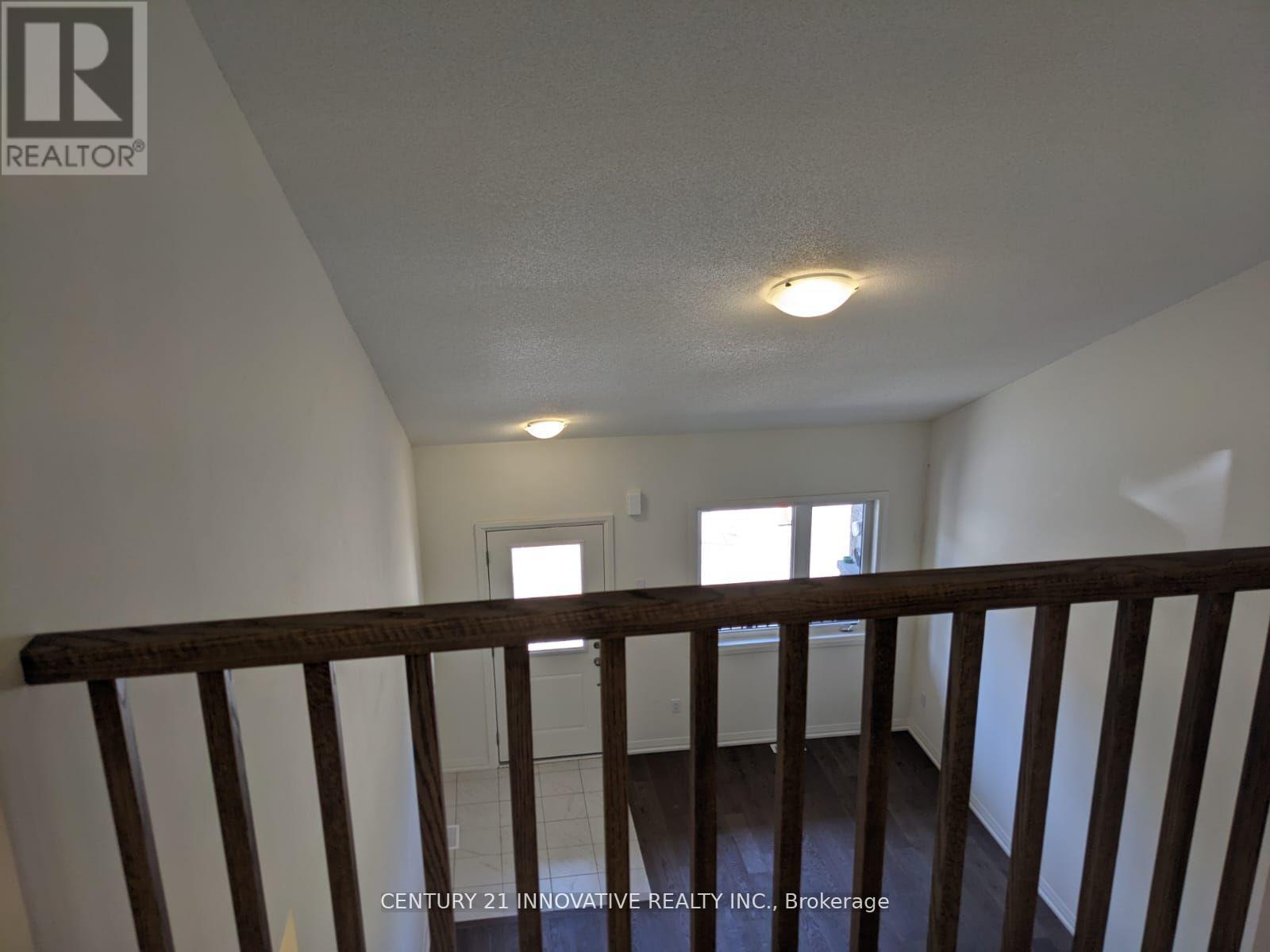38 LAHEY CRESCENT - 12