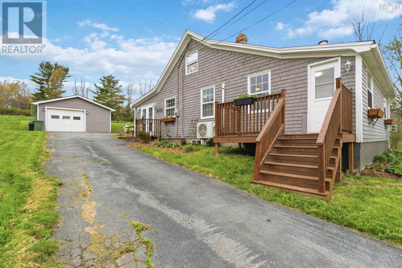 Property 32 of 49 of 25 Willow Street