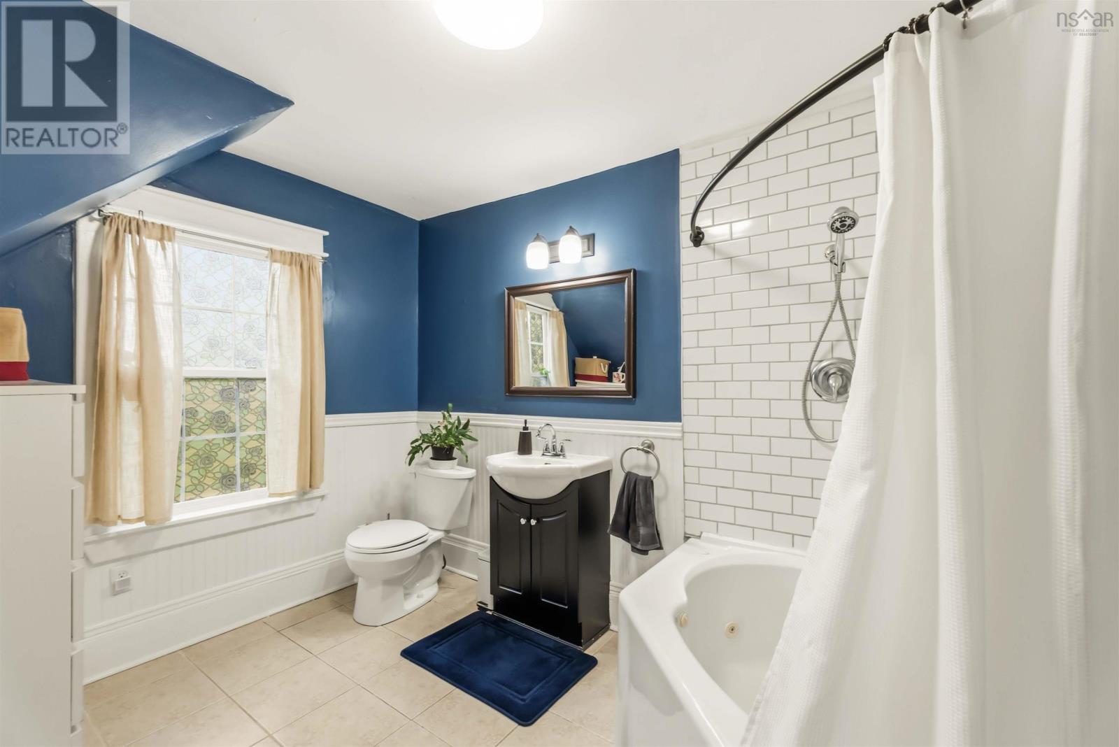 Property 34 of 49 of 25 Willow Street