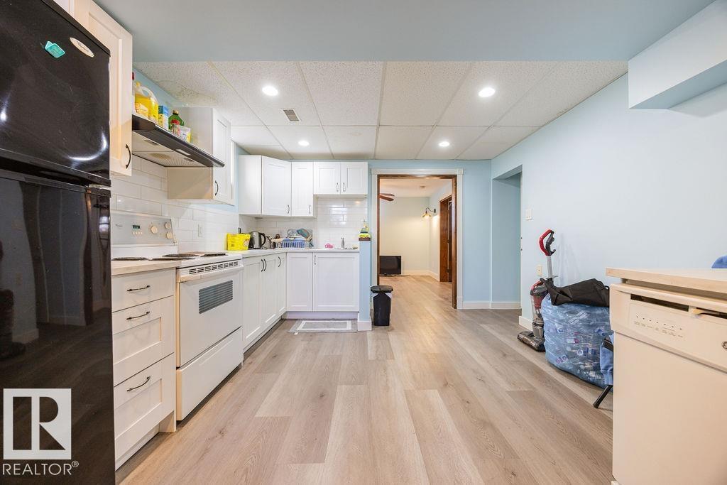 12011 62 ST NW - 32