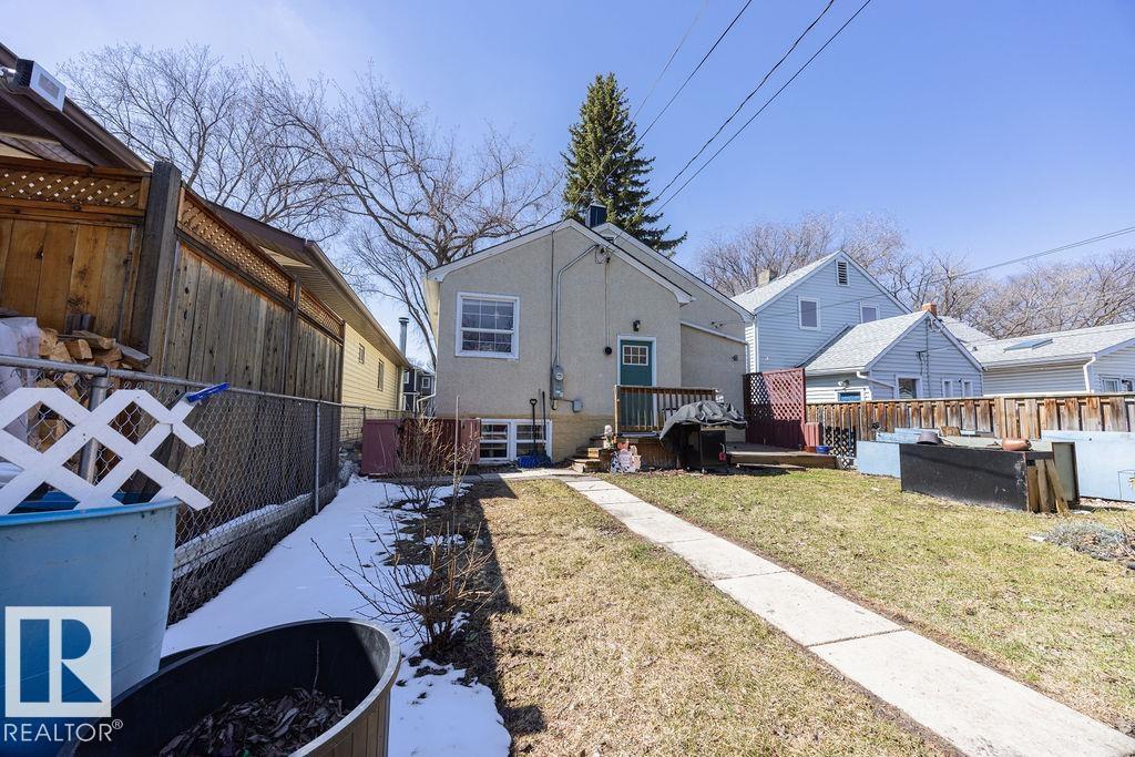 12011 62 ST NW - 8