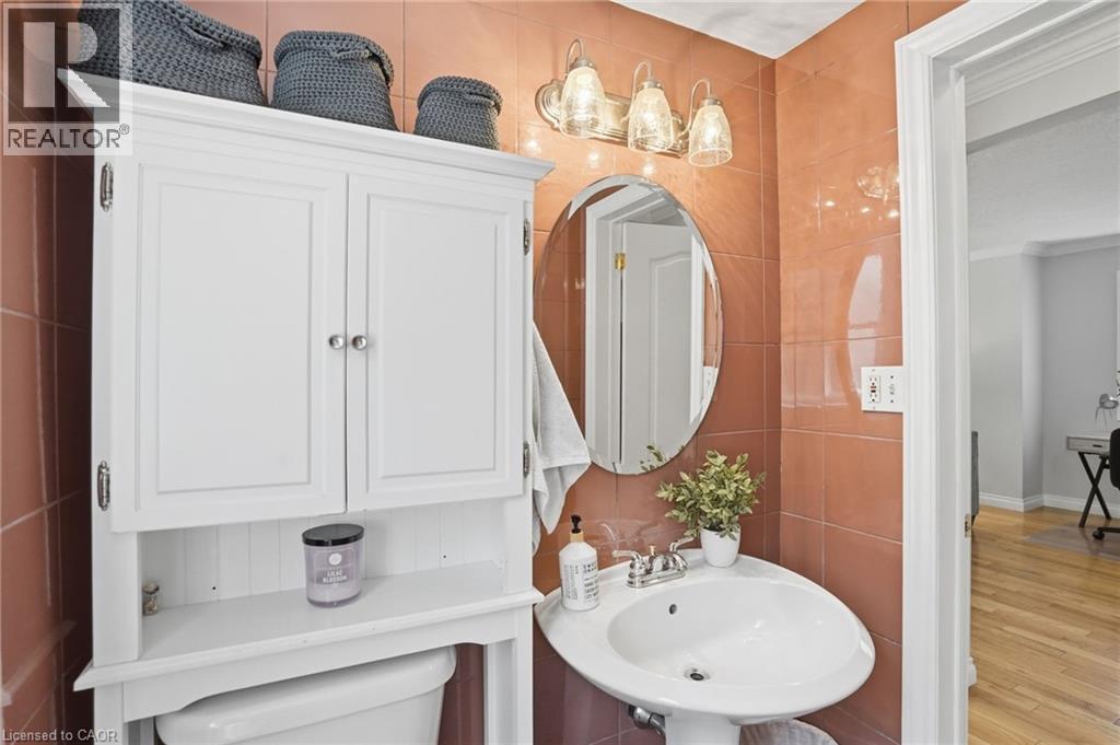 215 WEXFORD Avenue S, Hamilton, Ontario, L8K2P1 — Photo 13