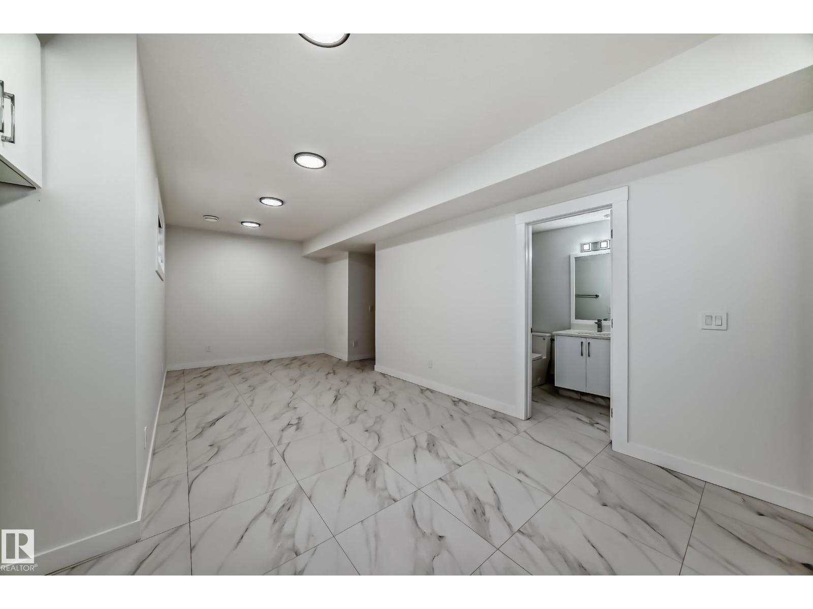 340 33 Ave NW - 49