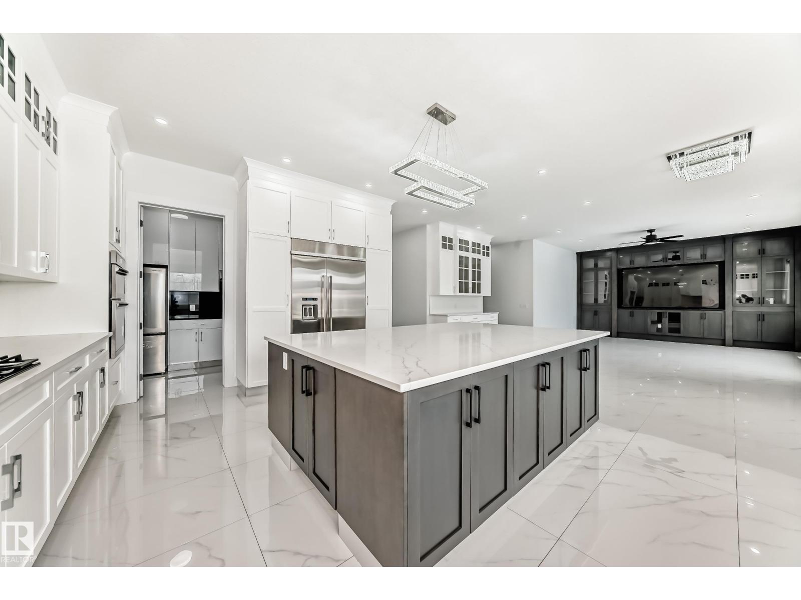 340 33 Ave NW - 8