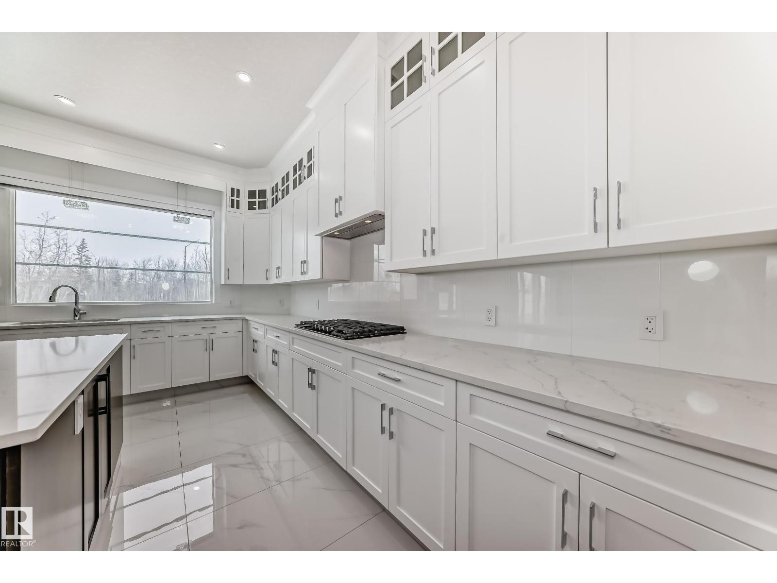 340 33 Ave NW - 9