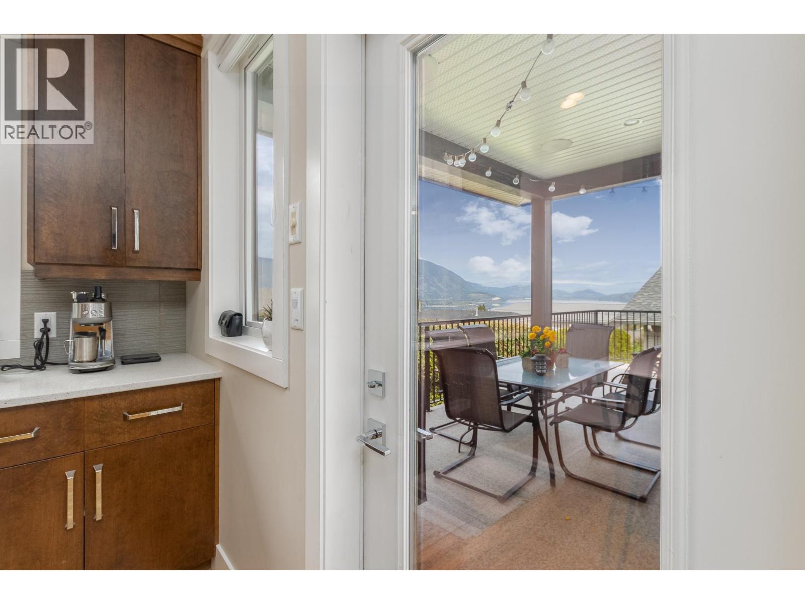 461 21 Street SE - 10