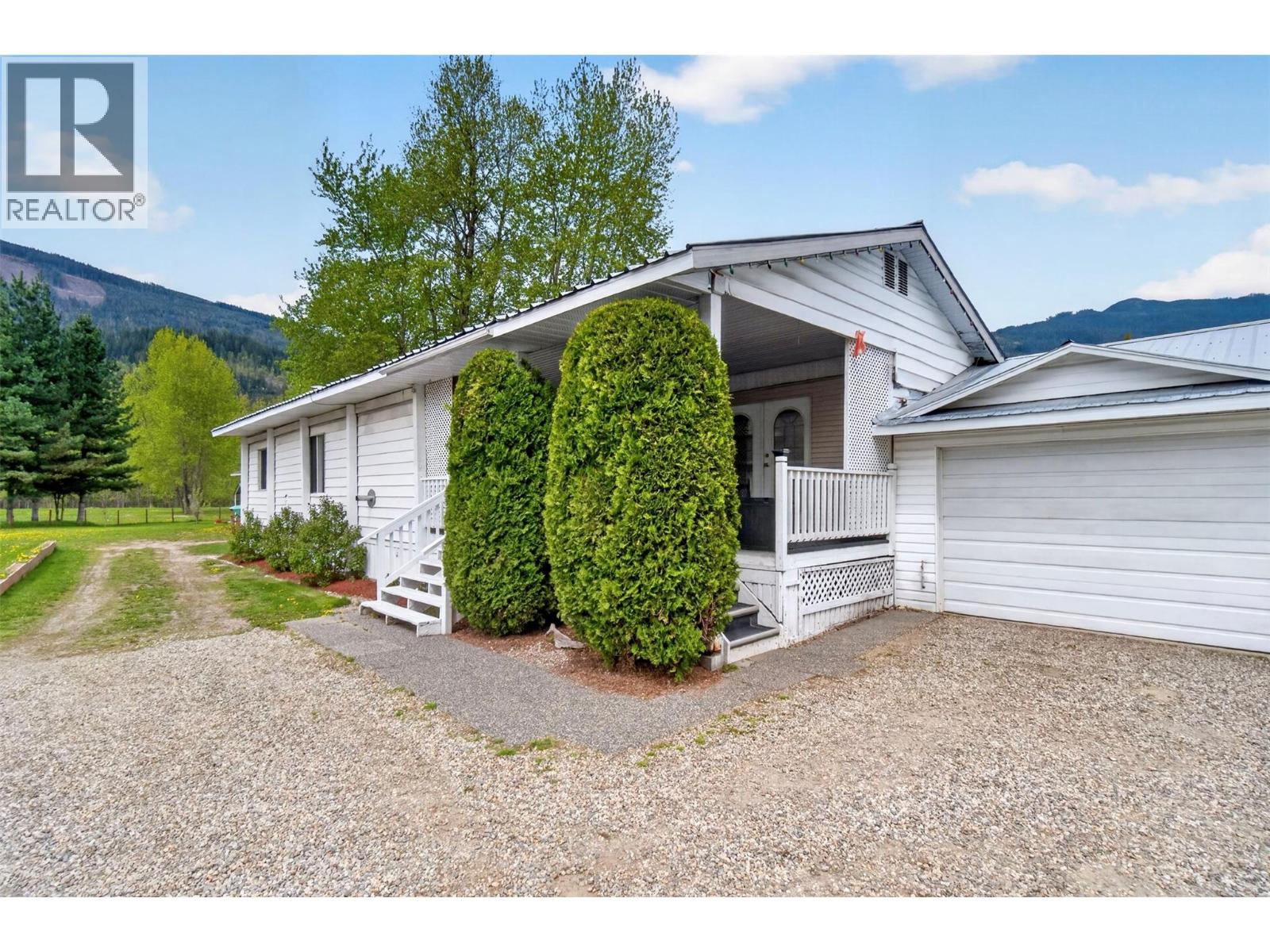 2069 Solsqua Road, Sicamous