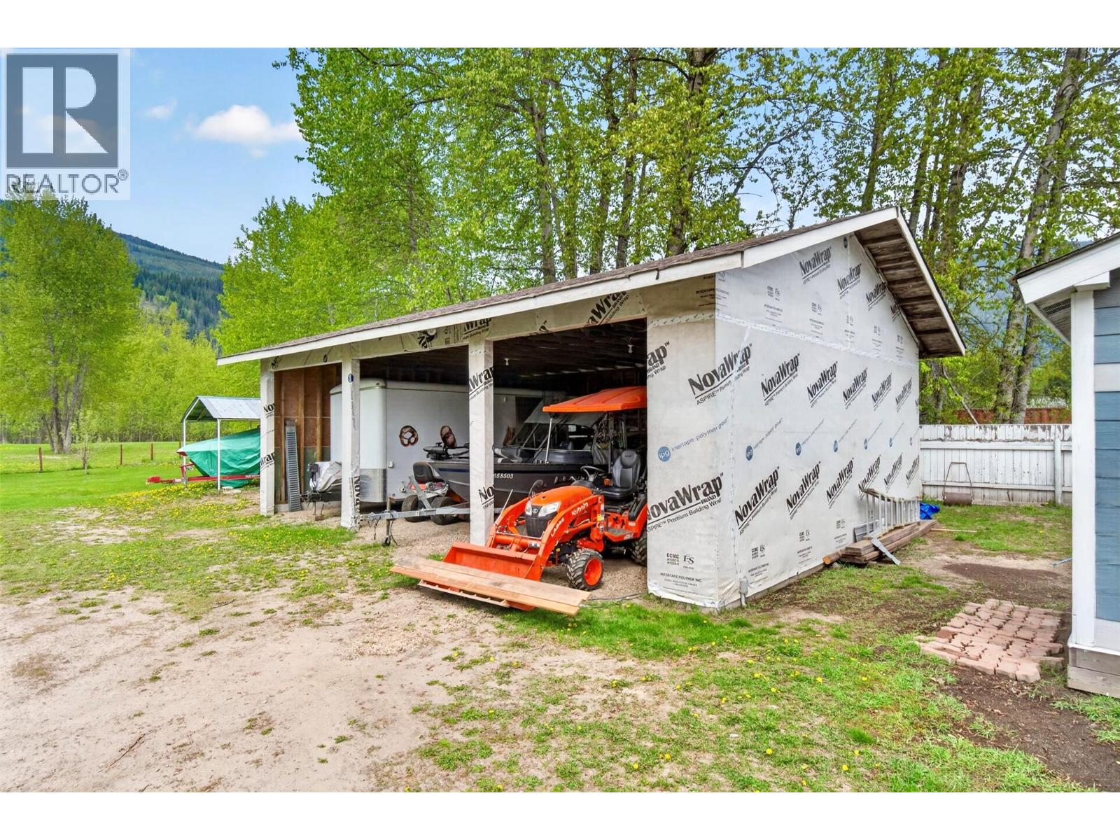 2069 Solsqua Road, Sicamous